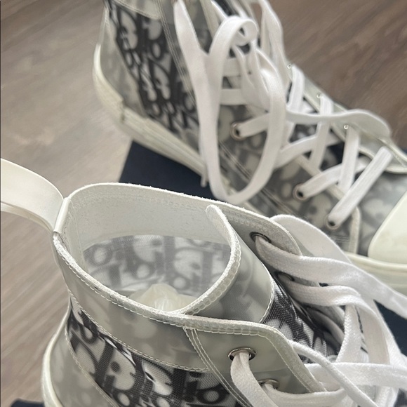 Dior High-Top Sneakers in Grey and White Oblique Canvas - Picture 13 of 14